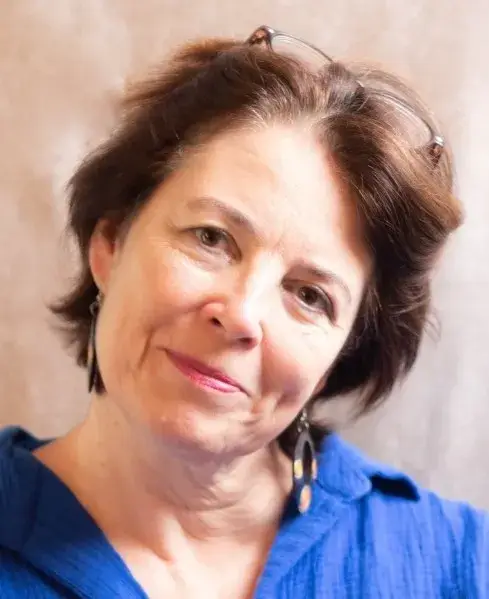 Photo de profil corporate de Isabelle Hubens femme souriante